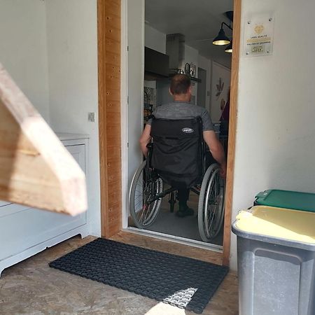 Aux D'Estaing Croises, Gite De Montagne Accessible A Tous Luaran gambar