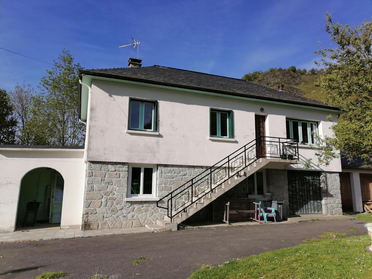 Aux D'Estaing Croises, Gite De Montagne Accessible A Tous Luaran gambar