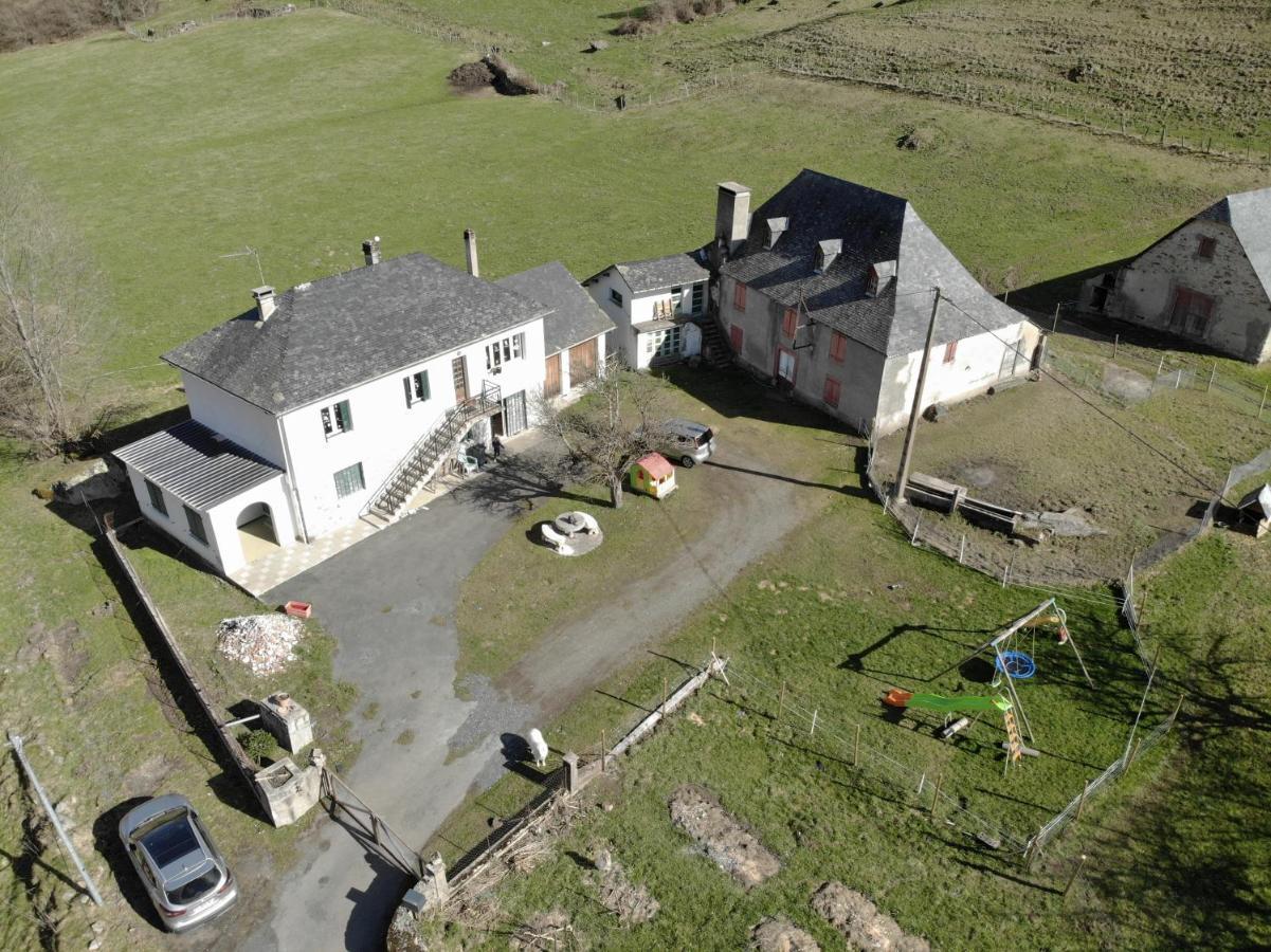 Aux D'Estaing Croises, Gite De Montagne Accessible A Tous Luaran gambar