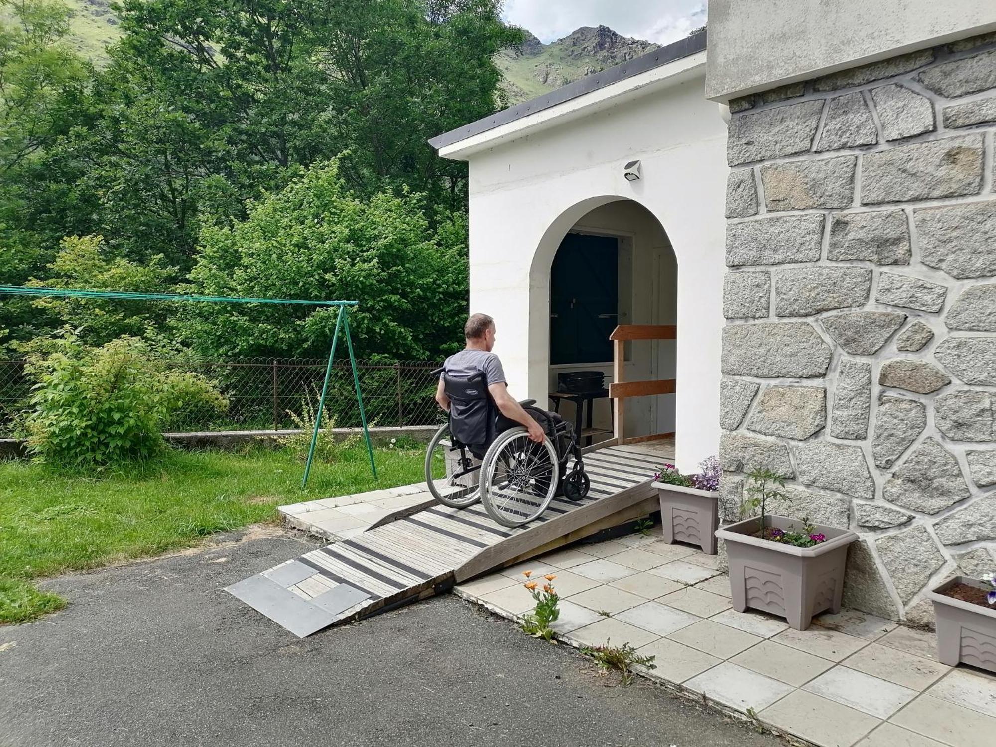 Aux D'Estaing Croises, Gite De Montagne Accessible A Tous Luaran gambar